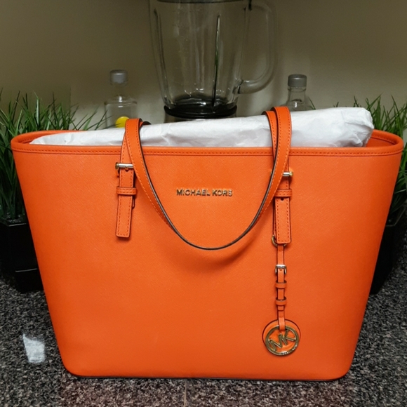 Michael Kors Handbags - Michael Kors Jet Set Travel Tote